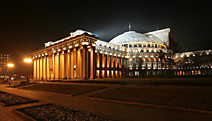 Театр оперы и балета. Подсветка 2005 года за 7 млн.руб.